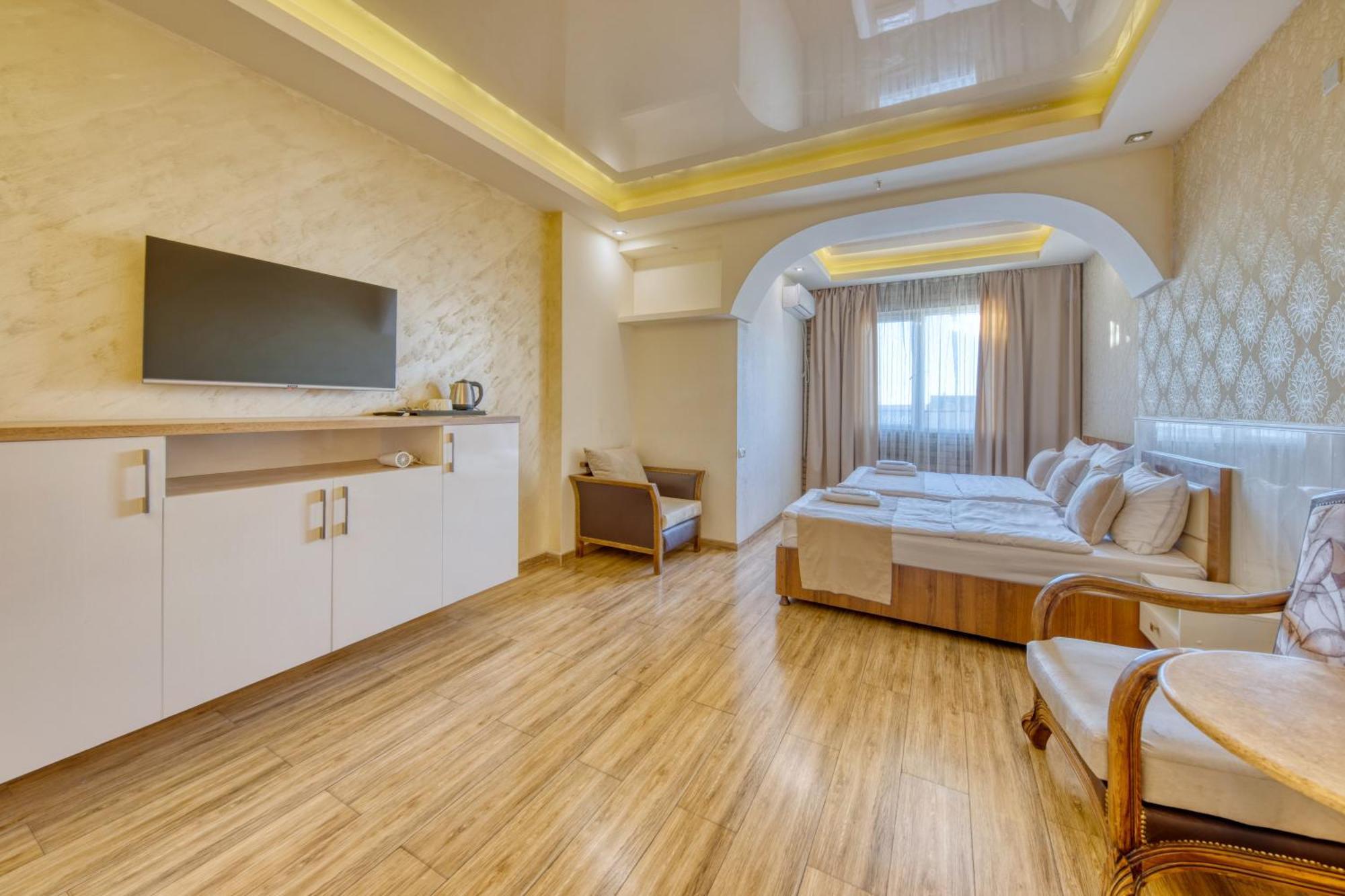 Aleppo Hotel Erevan Esterno foto