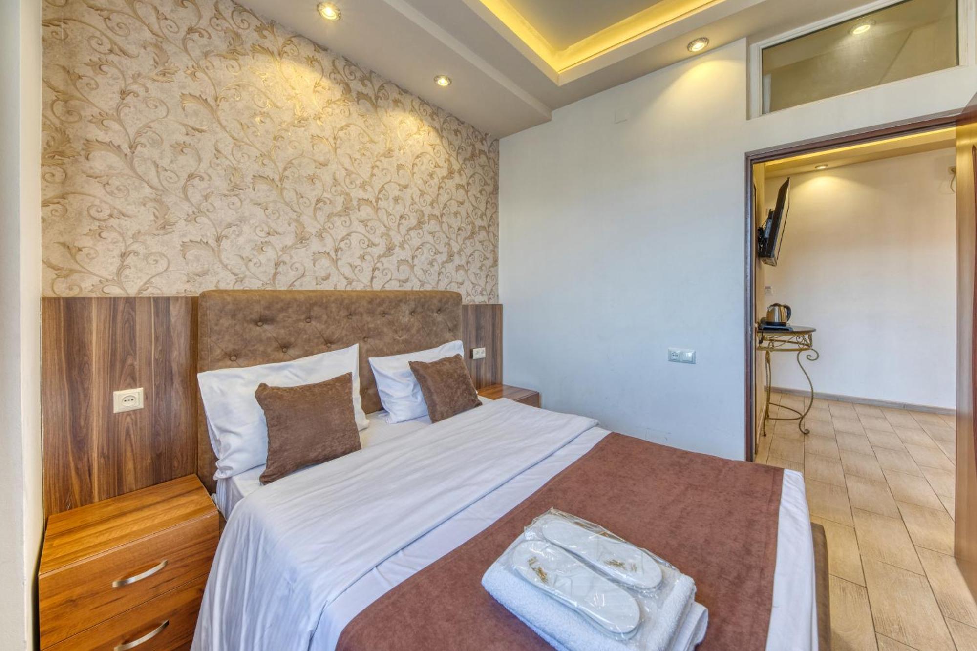 Aleppo Hotel Erevan Esterno foto