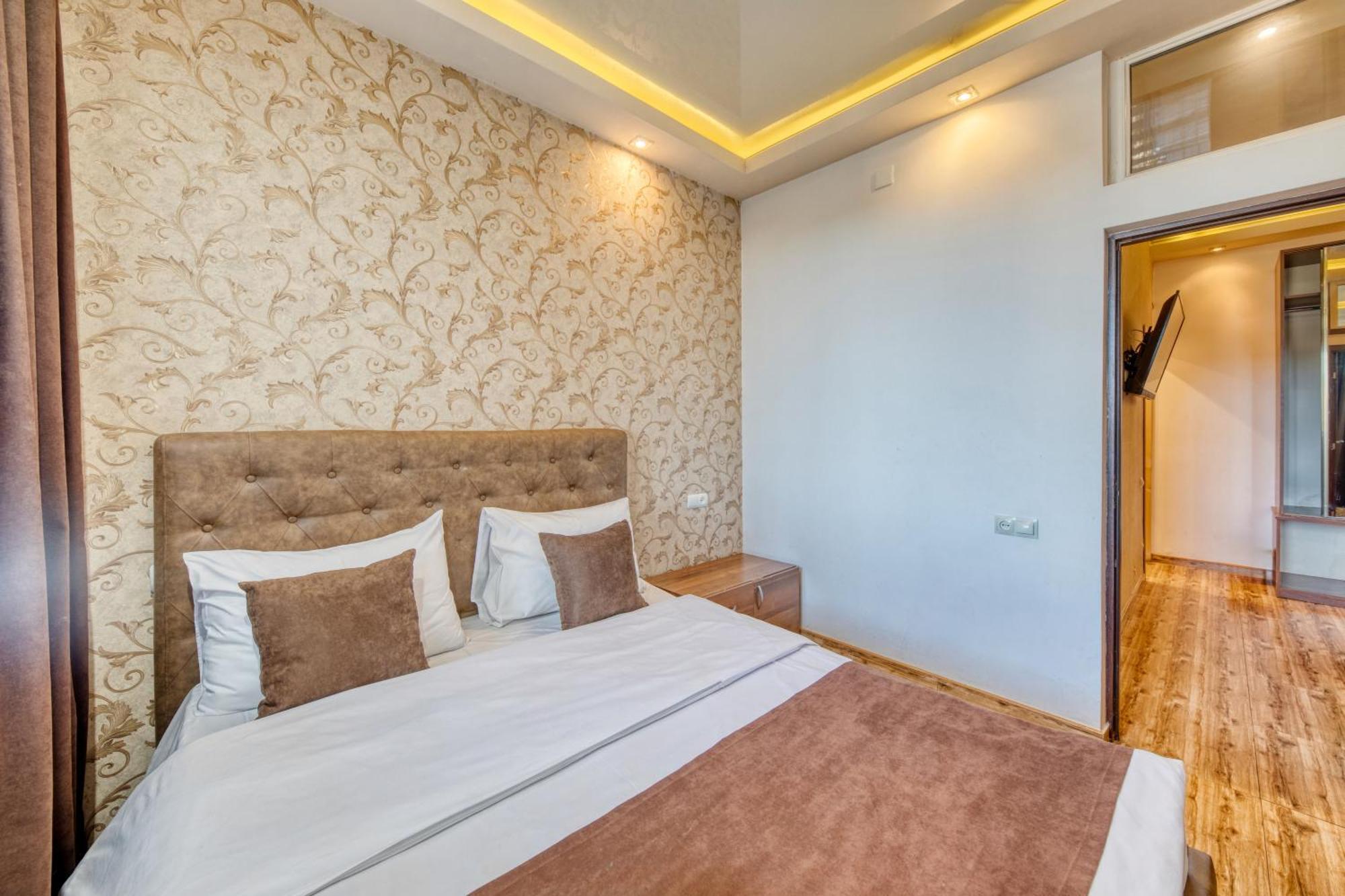 Aleppo Hotel Erevan Esterno foto