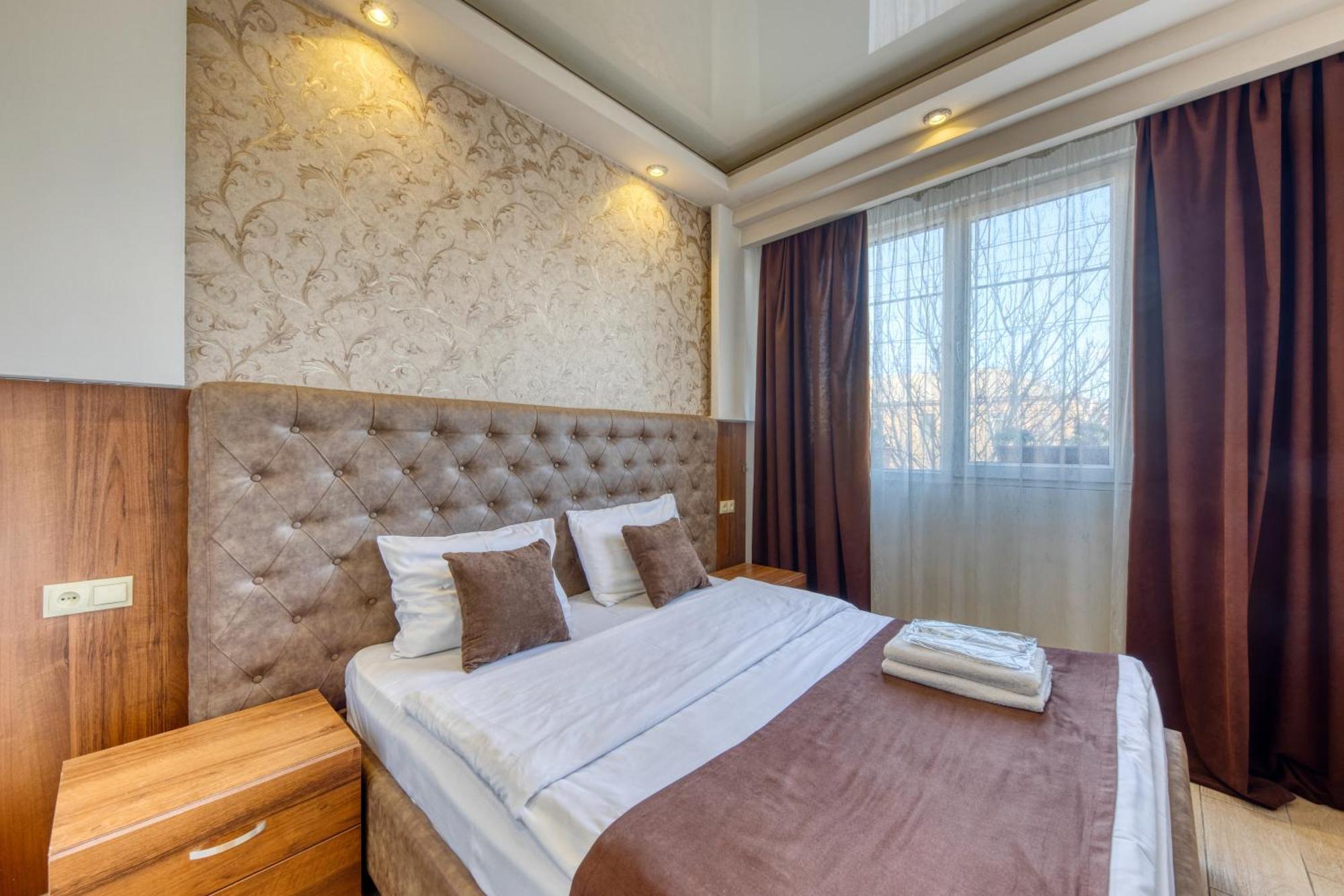 Aleppo Hotel Erevan Esterno foto