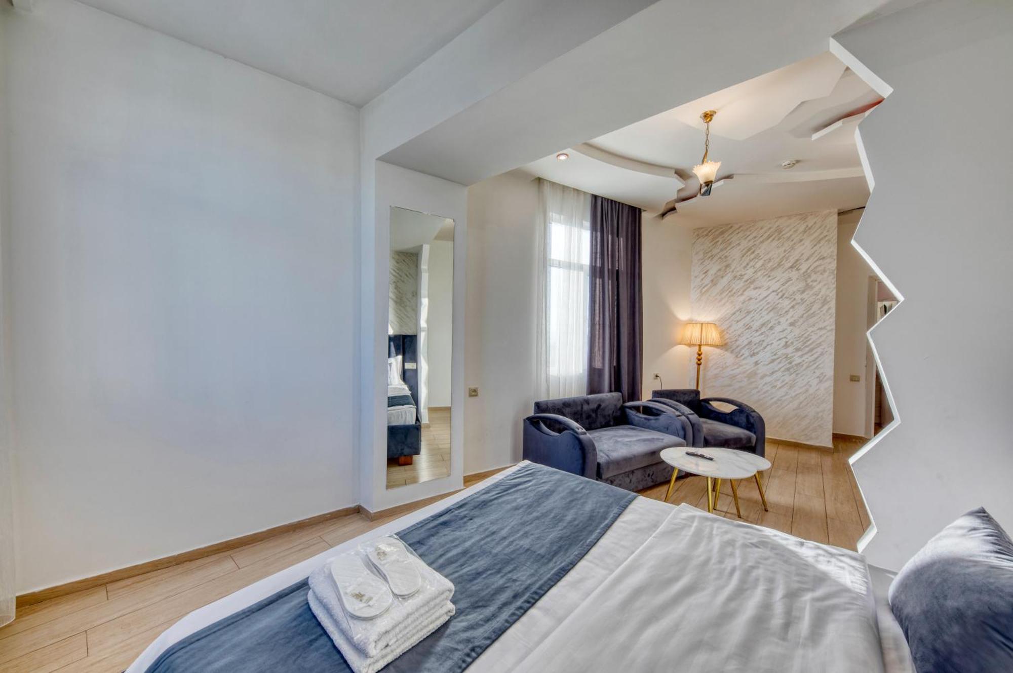 Aleppo Hotel Erevan Esterno foto