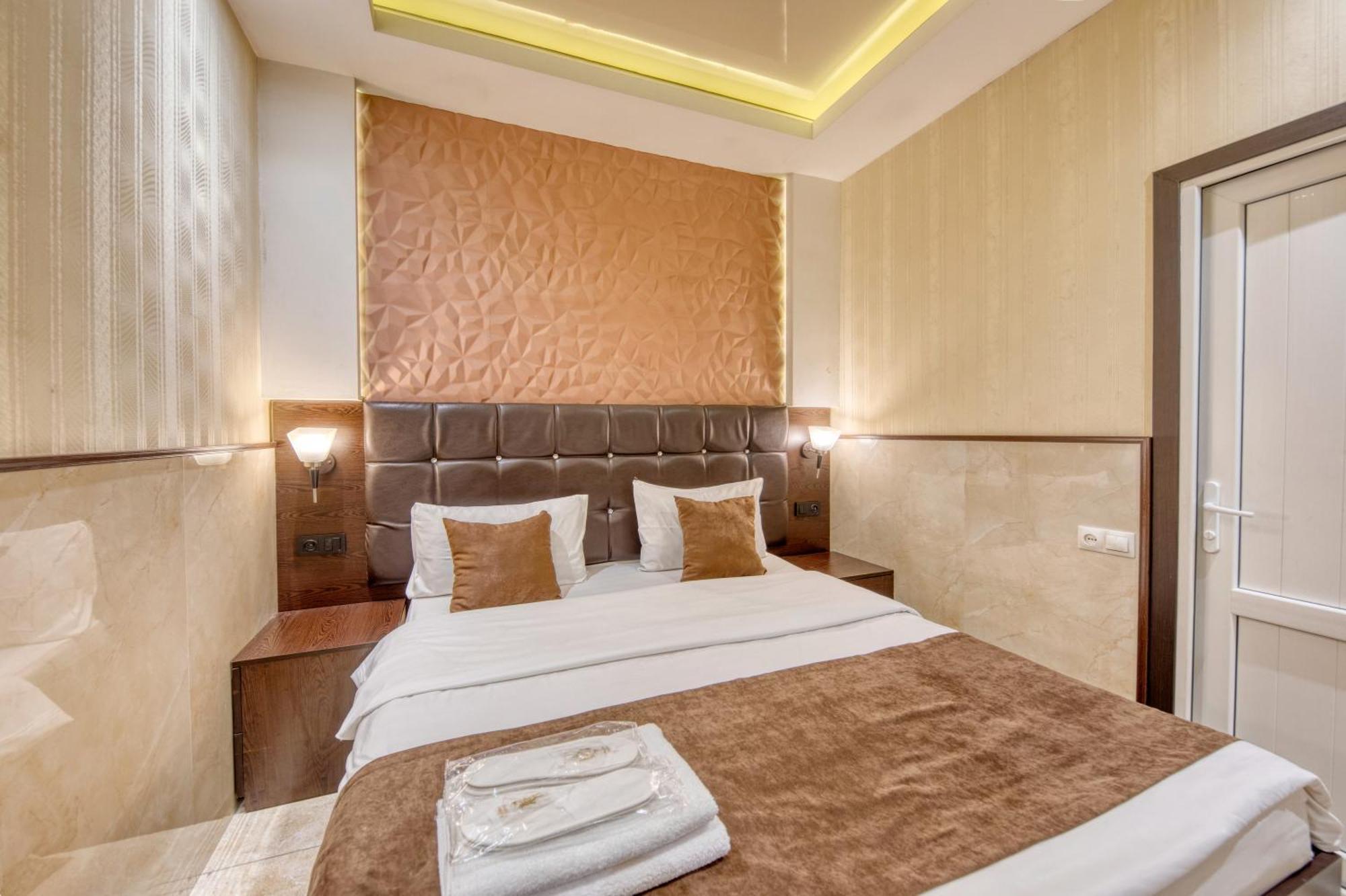 Aleppo Hotel Erevan Esterno foto