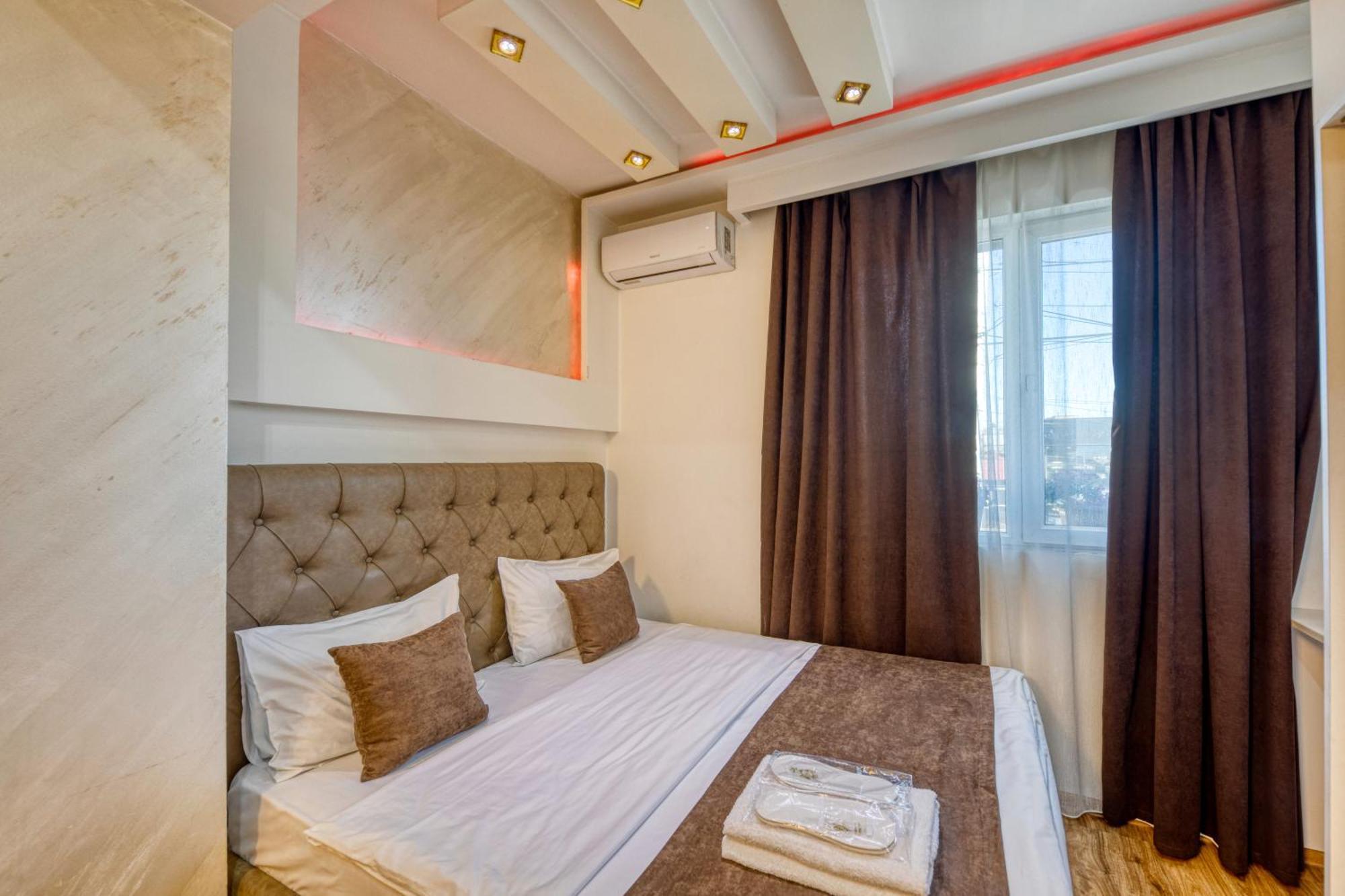 Aleppo Hotel Erevan Esterno foto