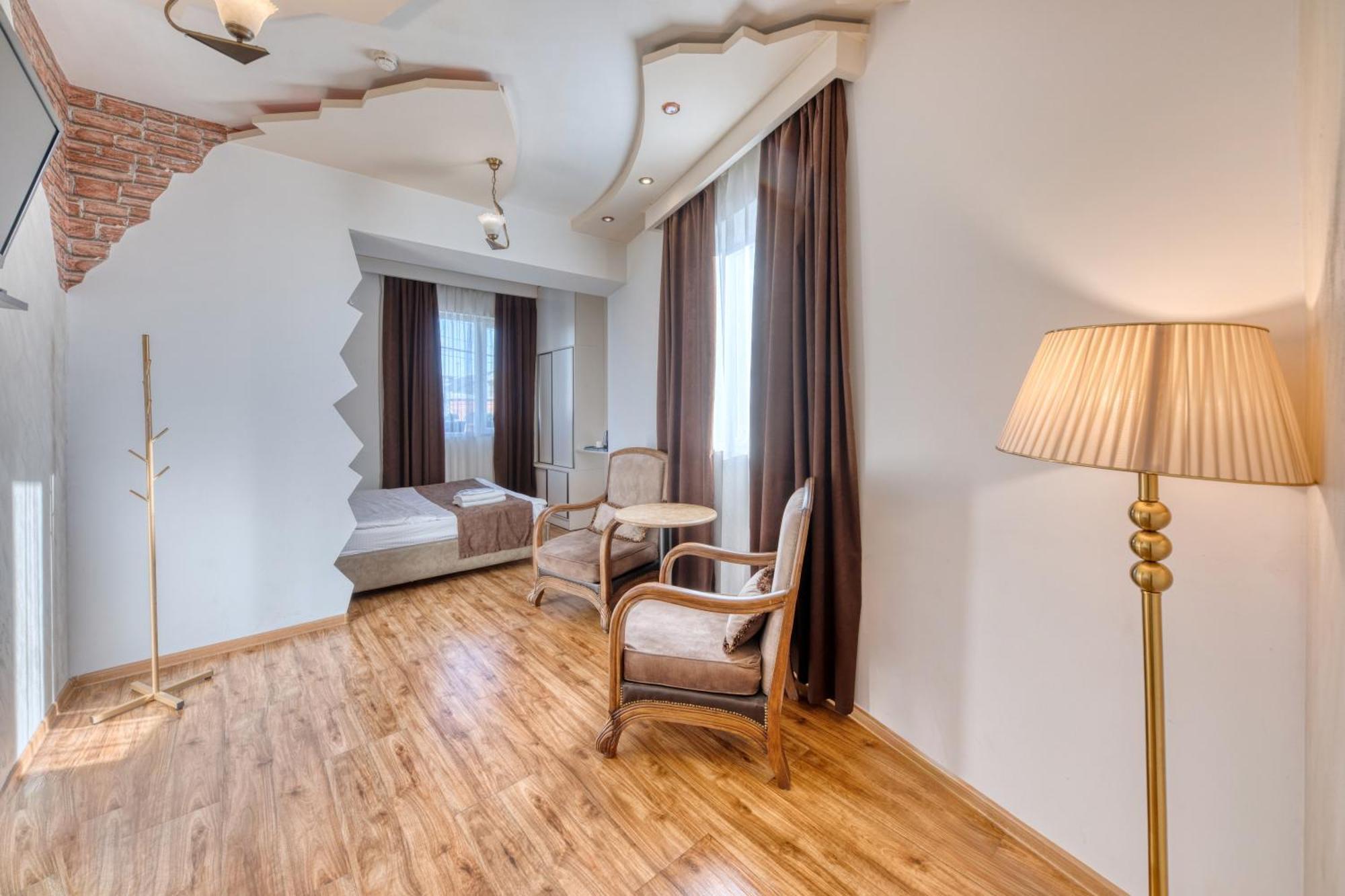 Aleppo Hotel Erevan Esterno foto