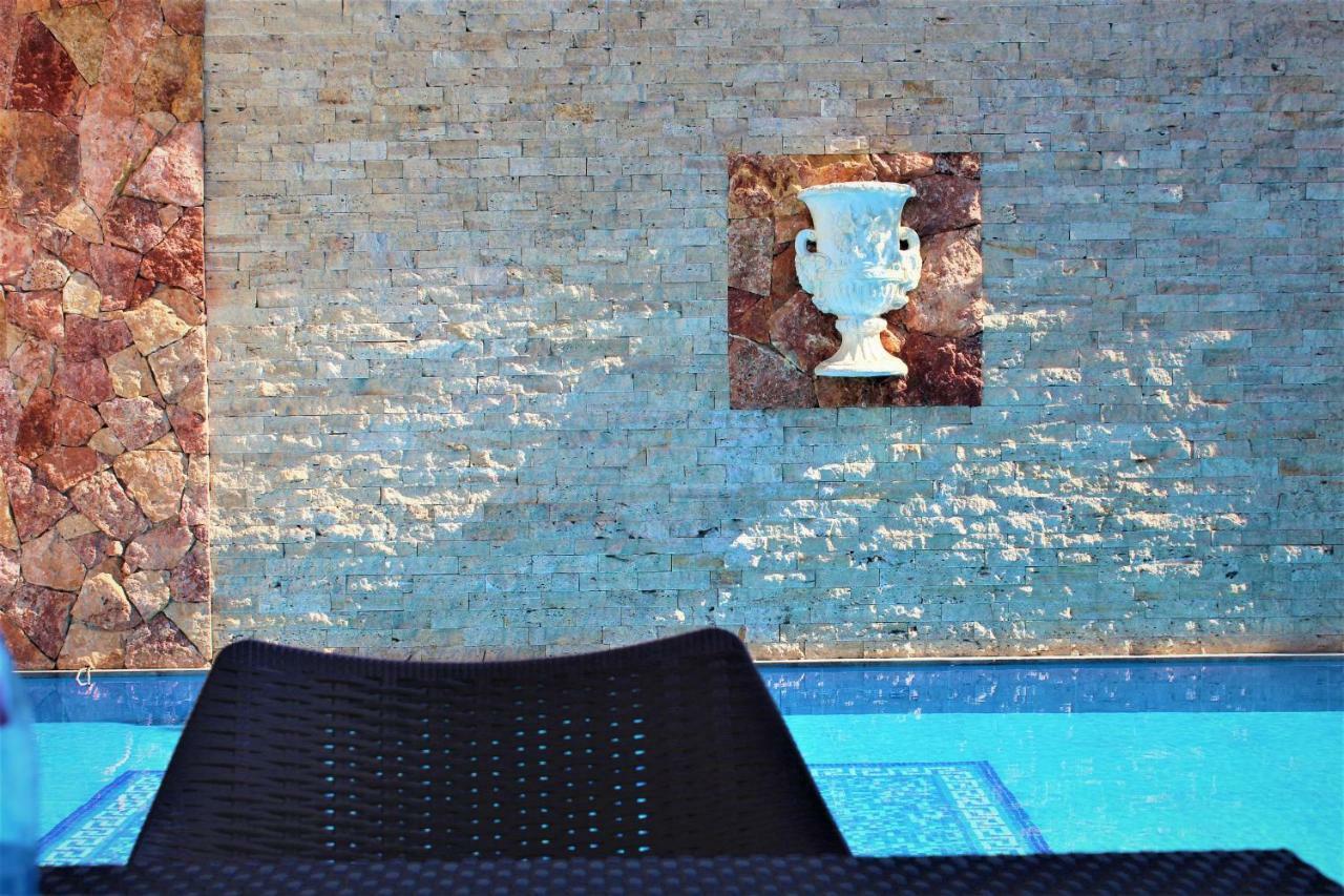 Aleppo Hotel Erevan Esterno foto